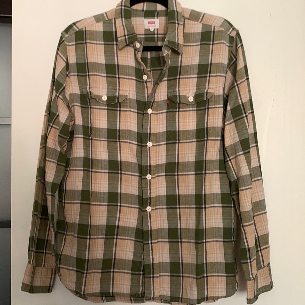 Levi’s shirt